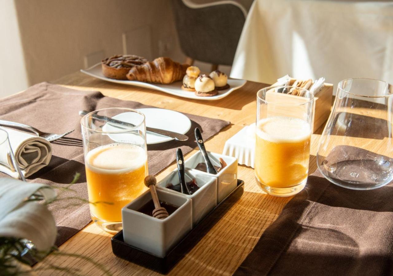 Aura Relais Hotel อูร์บีโน ภายนอก รูปภาพ