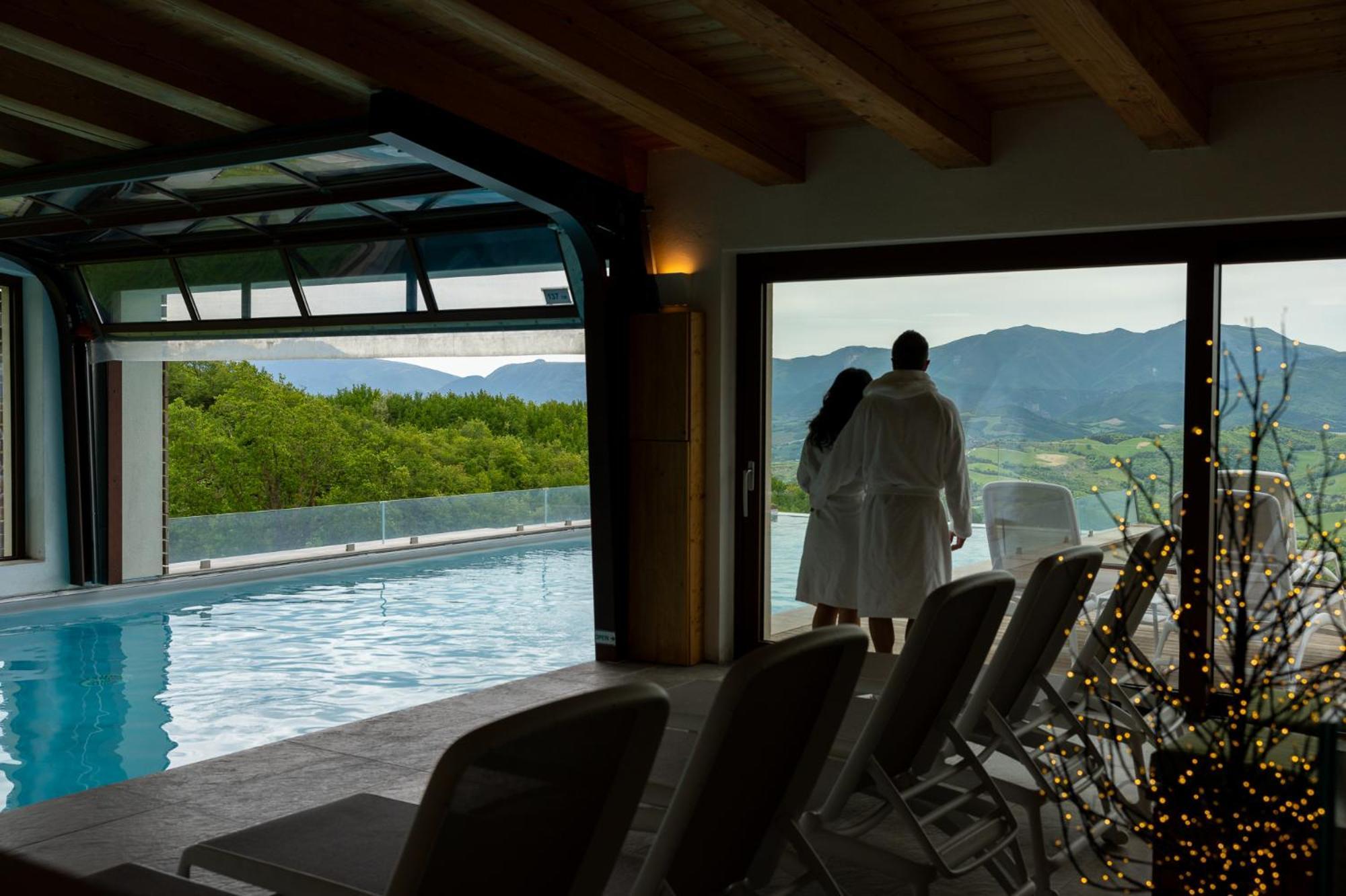 Aura Relais Hotel อูร์บีโน ภายนอก รูปภาพ